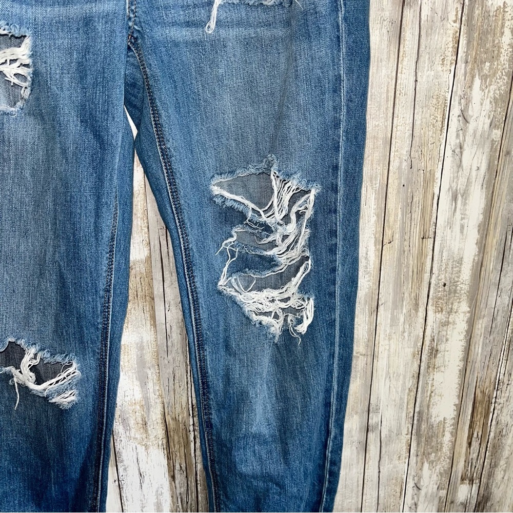 American Eagle Tomgirl High Rise Button Distressed Regular Wash Women’s 6 Long - Picture 4 of 9
